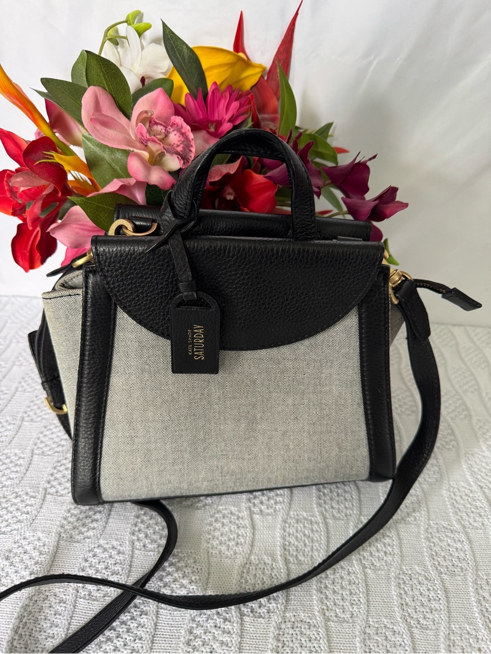 Kate Spade Saturday like new top handle crossbody